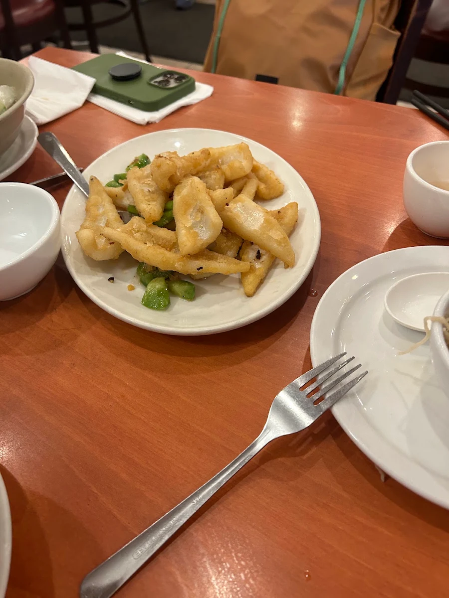 抄手 Beignets Aux Beurre D'arachide Épicé Dumplings In Hot Peanut Sauce